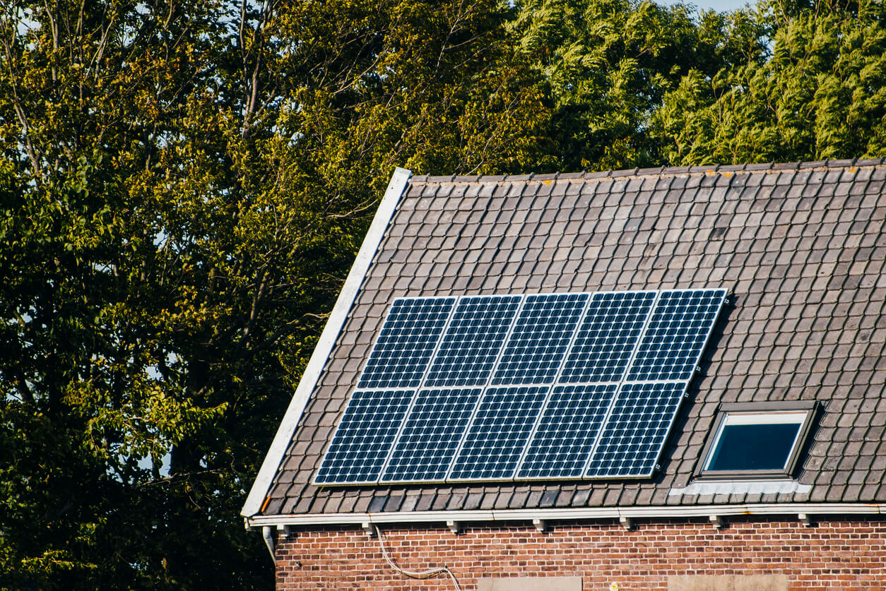 Est-il encore intéressant d’investir dans les panneaux solaires ?