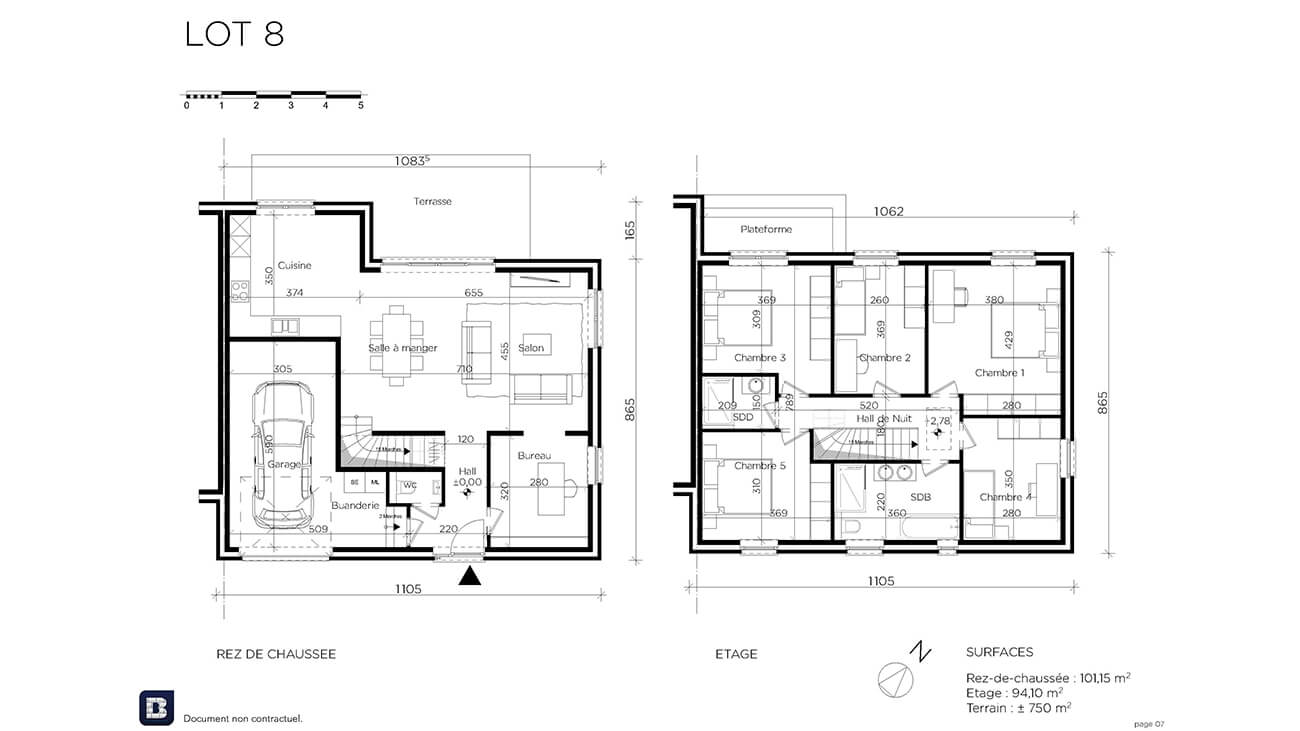 Plan architectural étiqueté LOT 8 montrant le rez-de-chaussée avec garage, cuisine, salle de séjour, salle de bains et buanderie ; et l'étage avec quatre chambres à coucher, deux salles de bains et une terrasse. Les dimensions et les détails de la zone sont inclus.